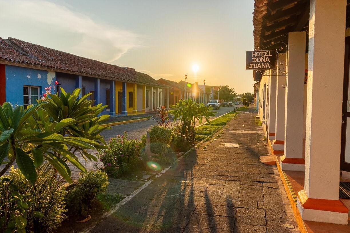 Hotel Dona Juana トラコタルパン エクステリア 写真